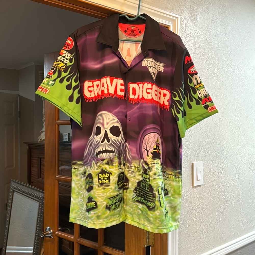 Monster Jam Grave Digger Men’s Shirt